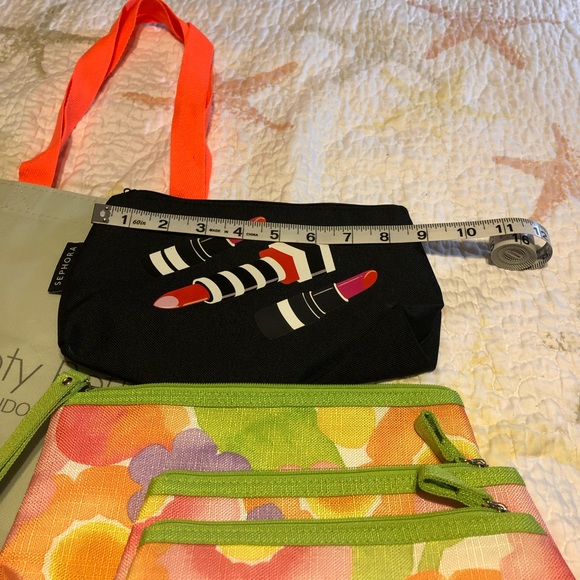 Bundle of makeup bags and small reusable tote bag - Picture 4 of 4